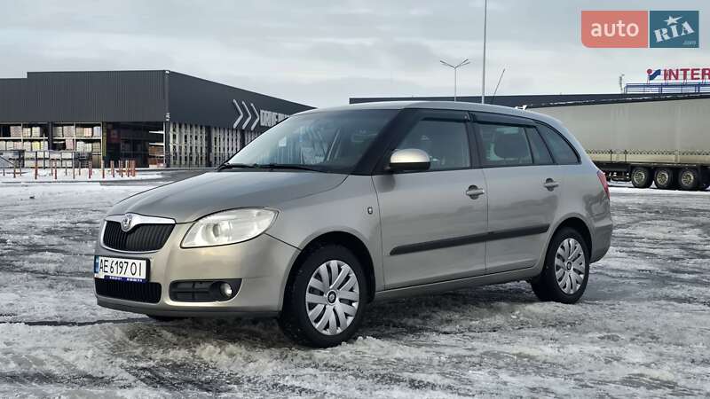 Універсал Skoda Fabia 2009 в Дніпрі