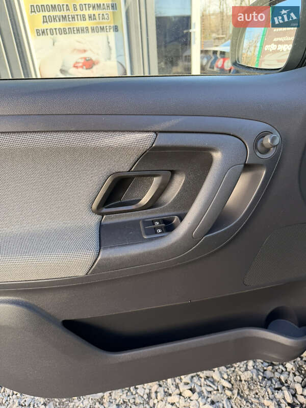 Хэтчбек Skoda Fabia 2011 в Кривом Роге