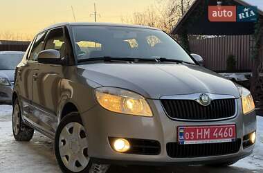 Хэтчбек Skoda Fabia 2008 в Сарнах