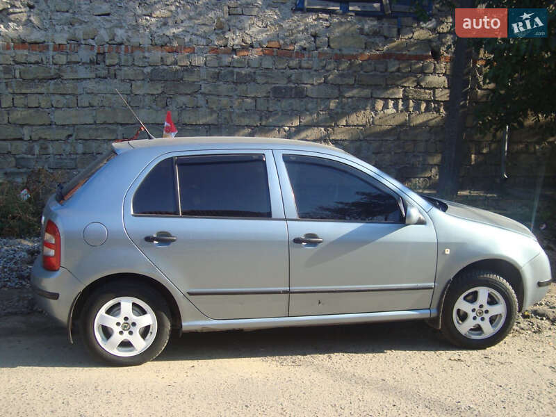 Хэтчбек Skoda Fabia 2003 в Одессе