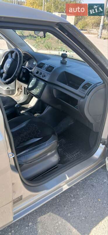 Хэтчбек Skoda Fabia 2012 в Богодухове