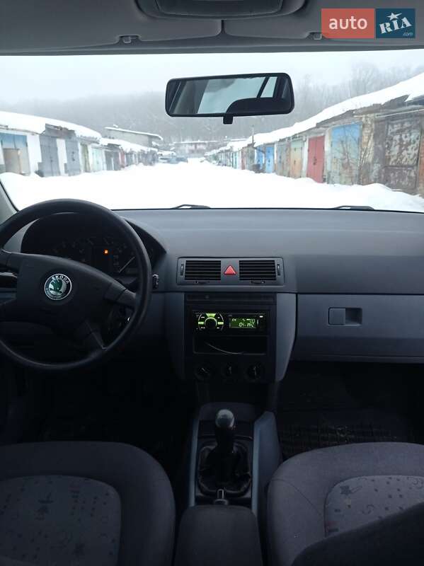 Универсал Skoda Fabia 2001 в Новом Роздоле