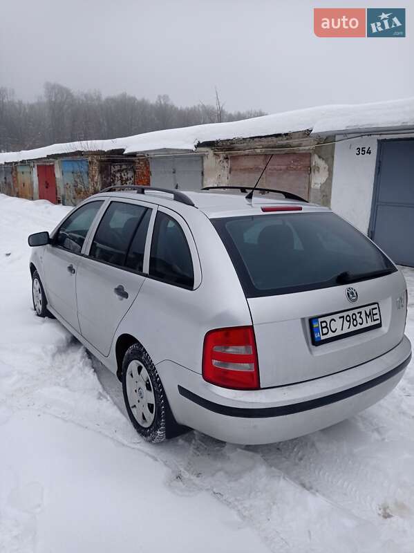 Универсал Skoda Fabia 2001 в Новом Роздоле