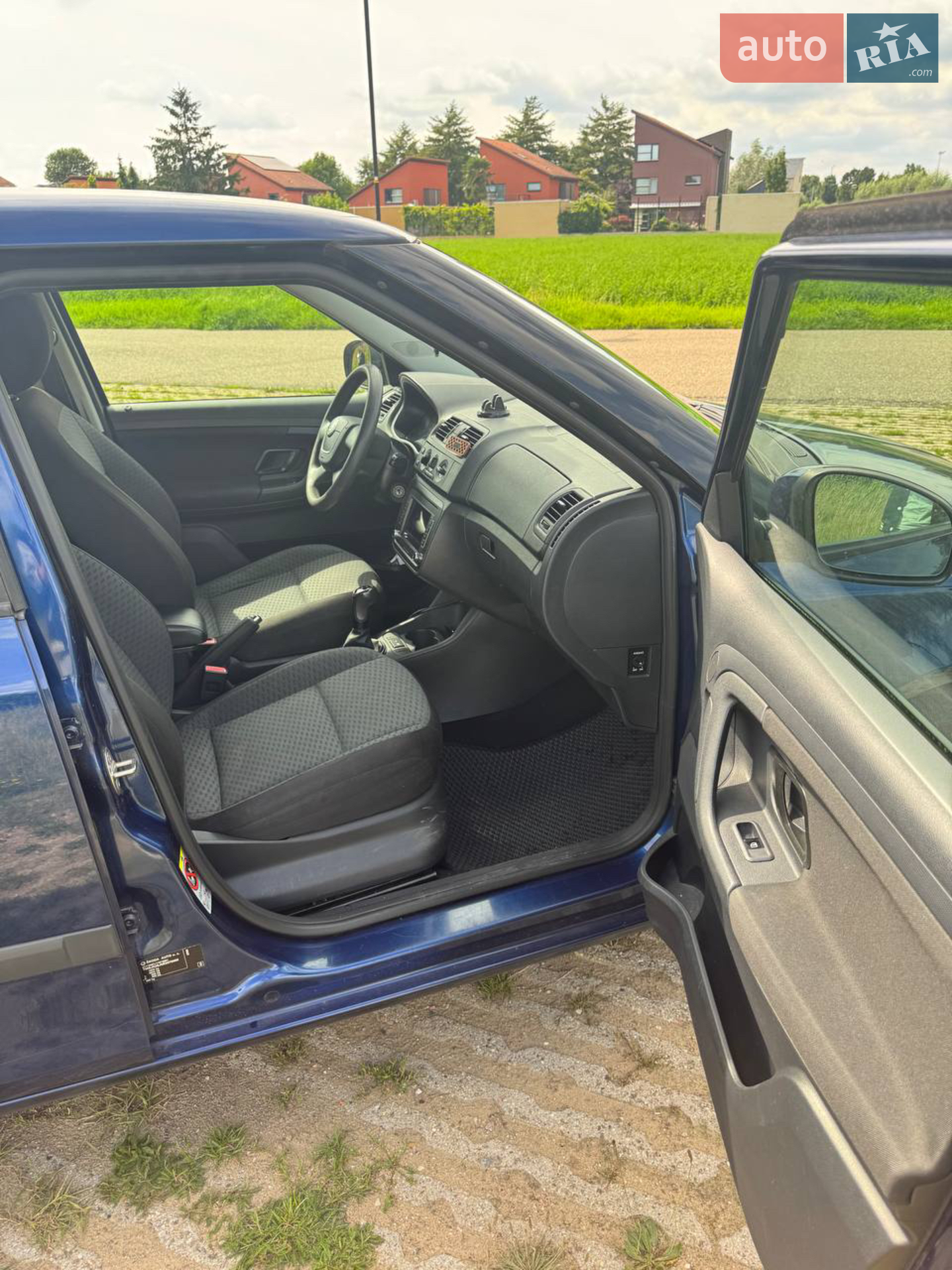 2010 Skoda Fabia - мініатюра 5