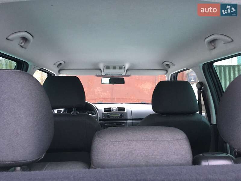 Хэтчбек Skoda Fabia 2009 в Харькове