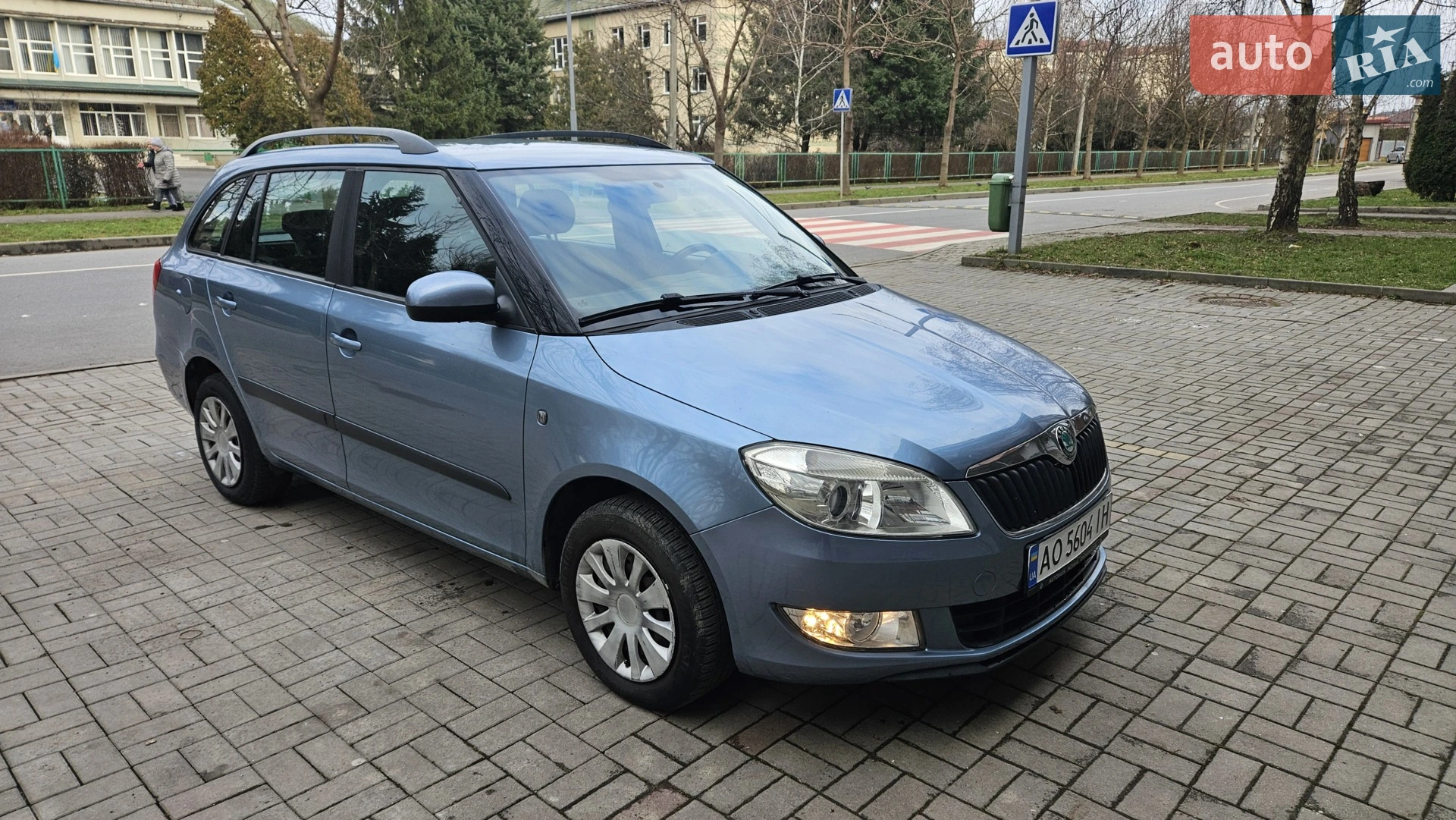 2010 Skoda Fabia - мініатюра 2