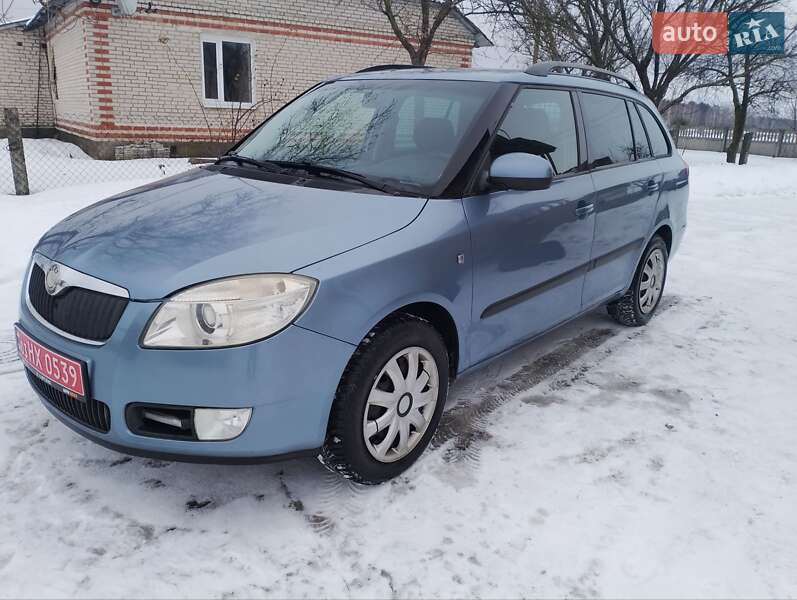 Универсал Skoda Fabia 2009 в Луцке