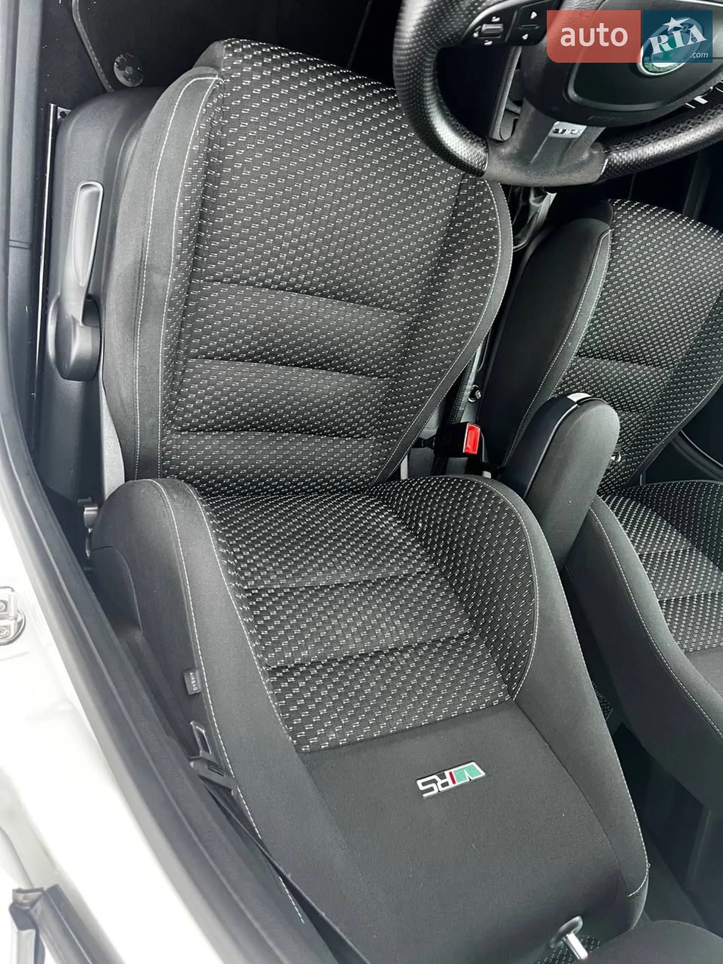 2011 Skoda Fabia - мініатюра 37