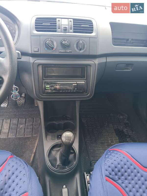 Хэтчбек Skoda Fabia 2011 в Ивано-Франковске фото 3 Хэтчбек Skoda Fabia 2011 в Ивано-Франковске