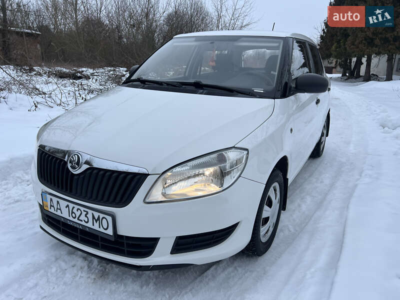 Хэтчбек Skoda Fabia 2013 в Ивано-Франковске фото Хэтчбек Skoda Fabia 2013 в Ивано-Франковске