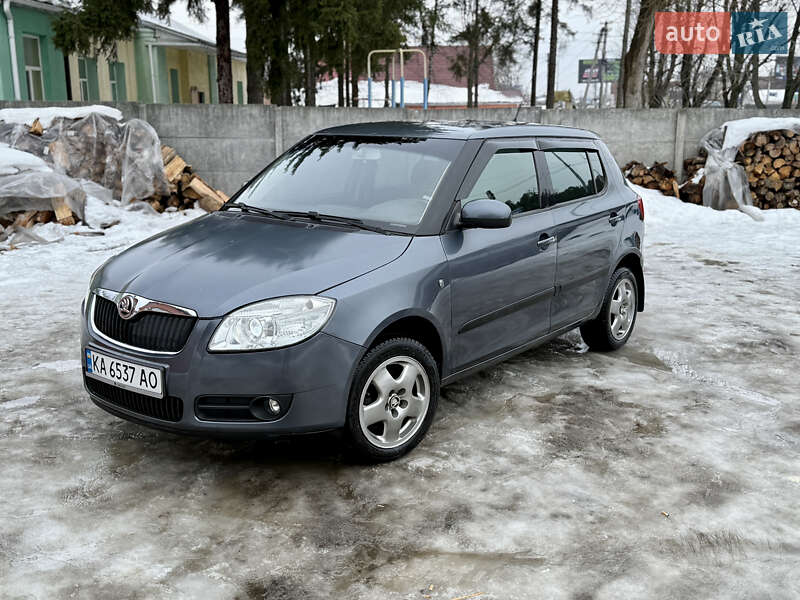 Хэтчбек Skoda Fabia 2007 в Киеве