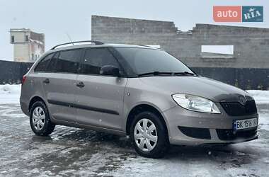 Универсал Skoda Fabia 2010 в Дубно