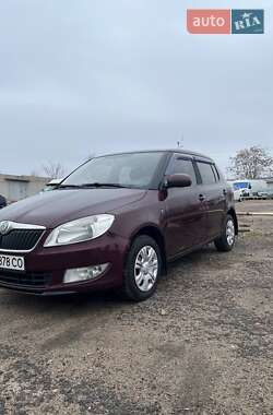 Хэтчбек Skoda Fabia 2011 в Запорожье