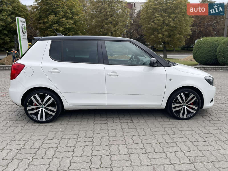 Хэтчбек Skoda Fabia 2012 в Луцке