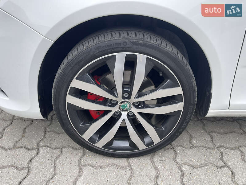 Хэтчбек Skoda Fabia 2012 в Луцке