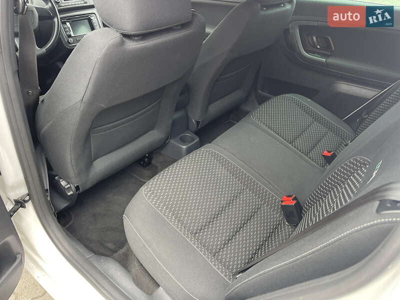 Хэтчбек Skoda Fabia 2012 в Луцке