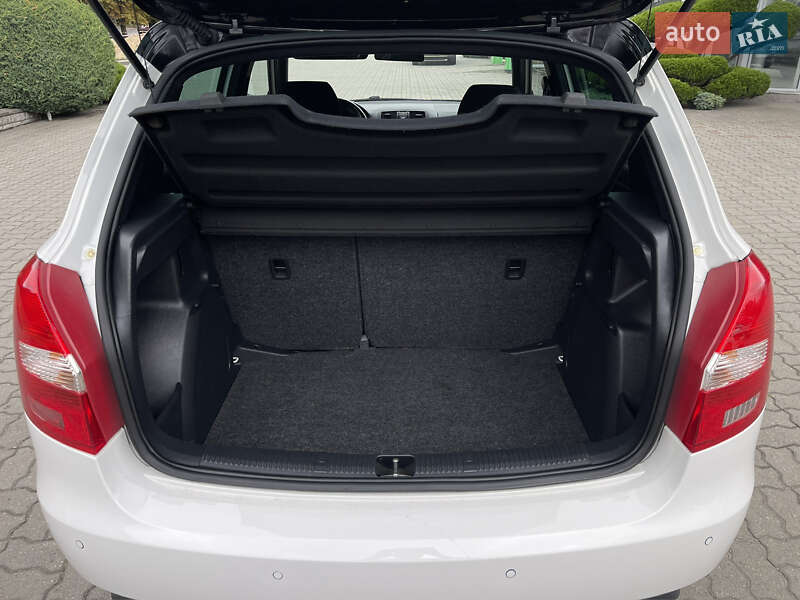 Хэтчбек Skoda Fabia 2012 в Луцке