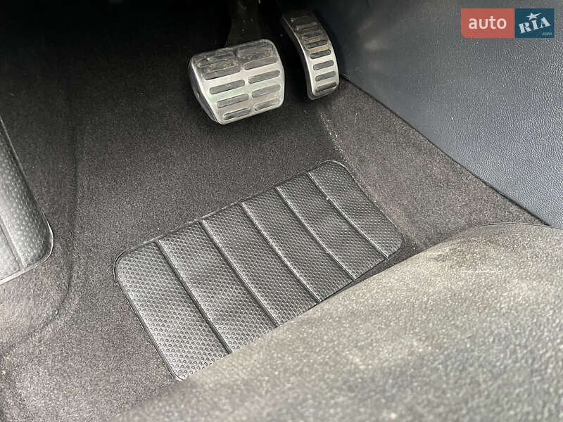 Хэтчбек Skoda Fabia 2012 в Луцке