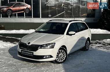 Універсал Skoda Fabia 2021 в Чернівцях