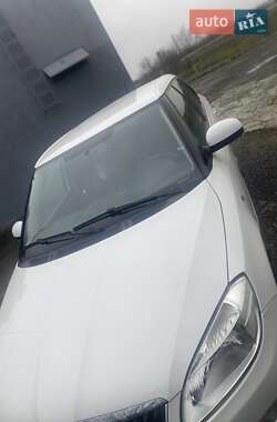 Хэтчбек Skoda Fabia 2010 в Ужгороде