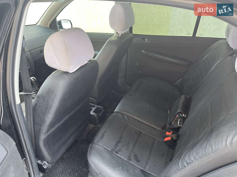 Хетчбек Skoda Fabia 2006 в Волочиську