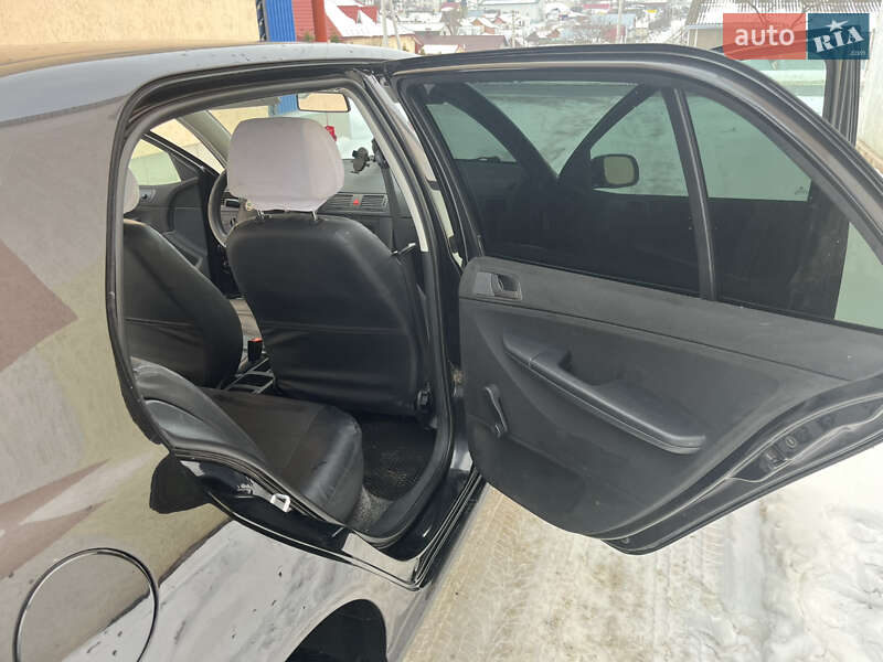 Хетчбек Skoda Fabia 2006 в Волочиську