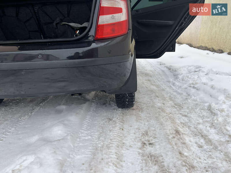 Хетчбек Skoda Fabia 2006 в Волочиську