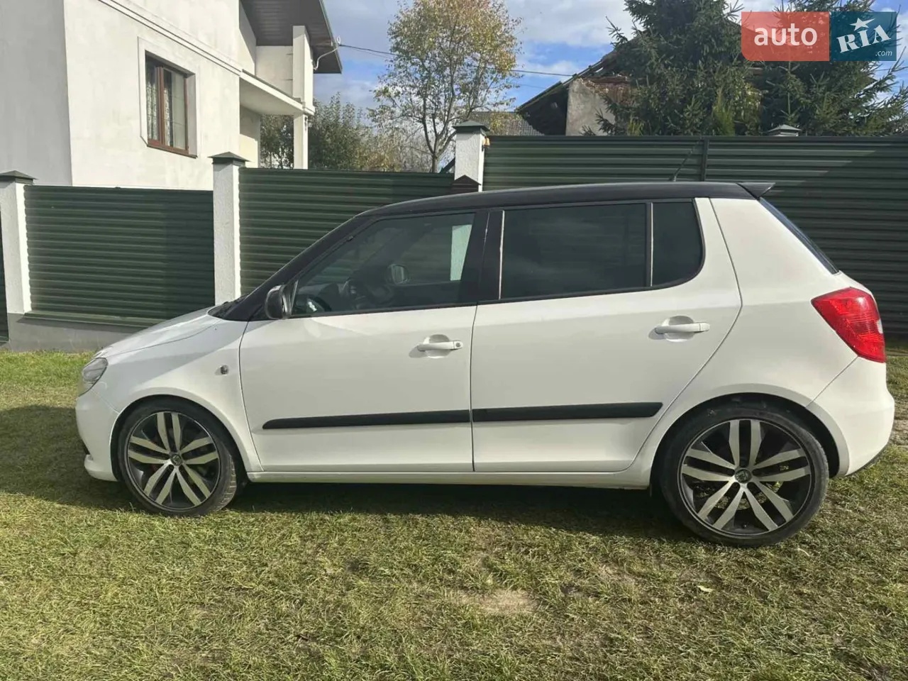 2010 Skoda Fabia - мініатюра 21