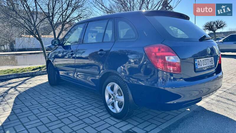 Универсал Skoda Fabia 2011 в Ужгороде