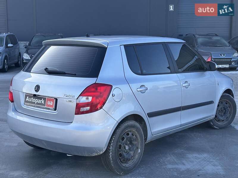 Хэтчбек Skoda Fabia 2011 в Львове