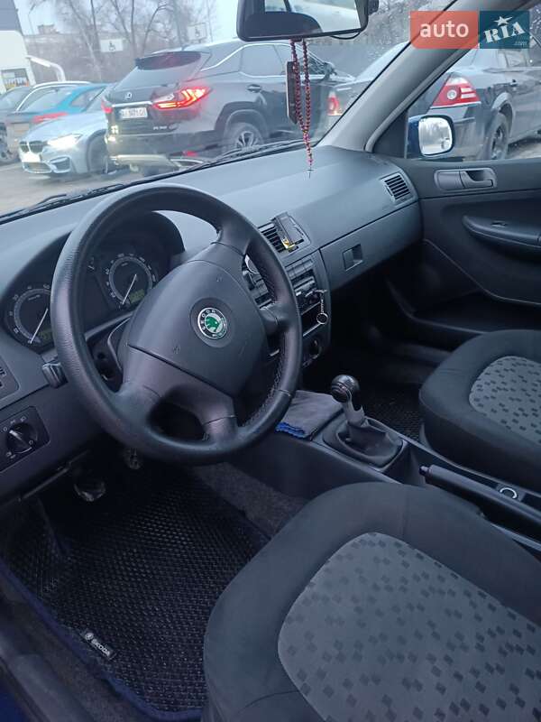 Хэтчбек Skoda Fabia 2006 в Днепре