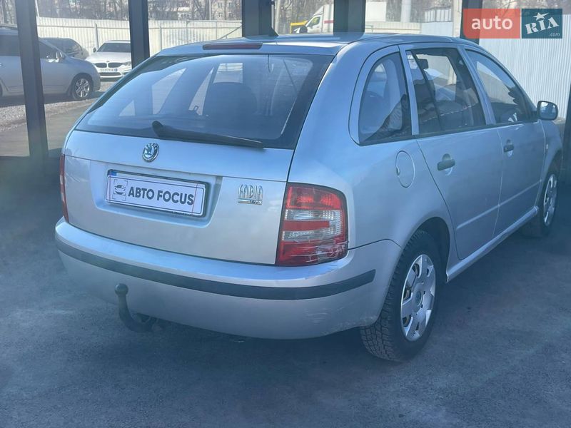 Хэтчбек Skoda Fabia 2006 в Киеве