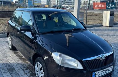Хэтчбек Skoda Fabia 2011 в Львове