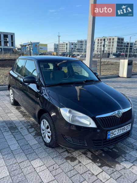 Хэтчбек Skoda Fabia 2011 в Львове