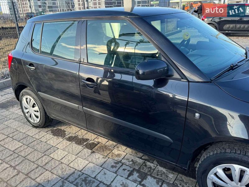 Хэтчбек Skoda Fabia 2011 в Львове