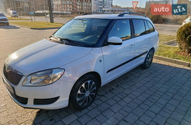 Универсал Skoda Fabia 2011 в Ужгороде