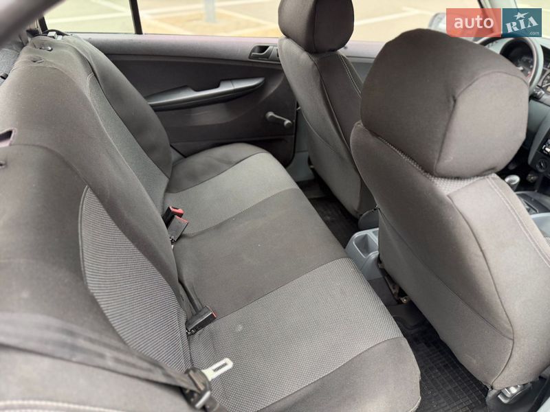 Хэтчбек Skoda Fabia 2002 в Киеве