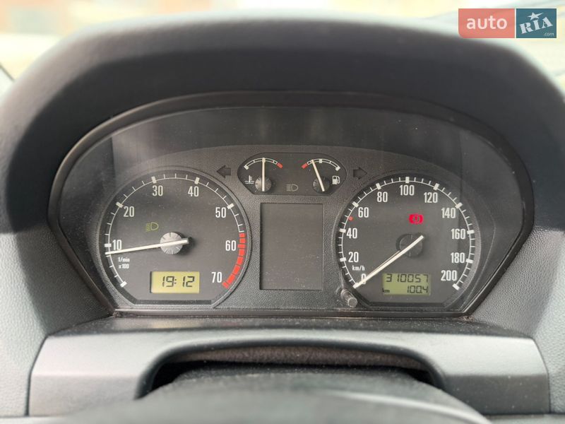 Хэтчбек Skoda Fabia 2002 в Киеве