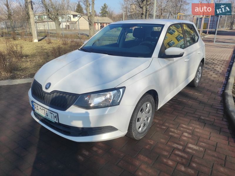Хэтчбек Skoda Fabia 2018 в Днепре
