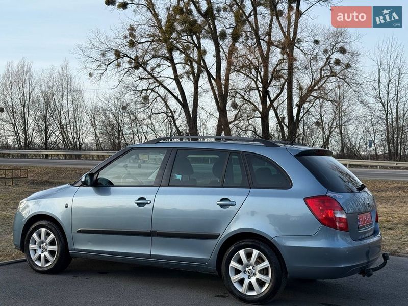 Универсал Skoda Fabia 2009 в Звягеле