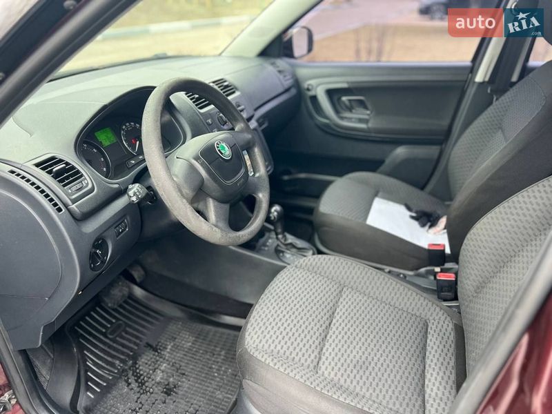 Хэтчбек Skoda Fabia 2011 в Запорожье