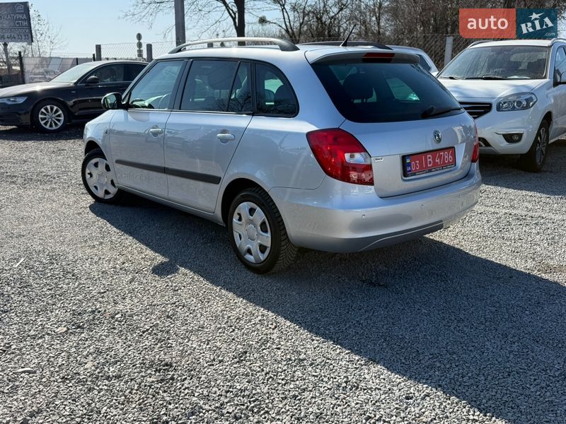 Универсал Skoda Fabia 2010 в Ровно