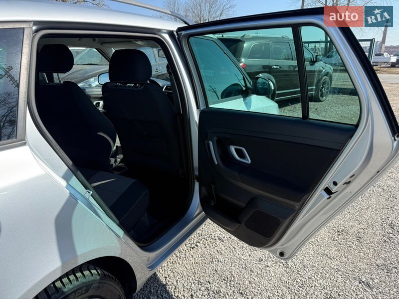 Универсал Skoda Fabia 2010 в Ровно