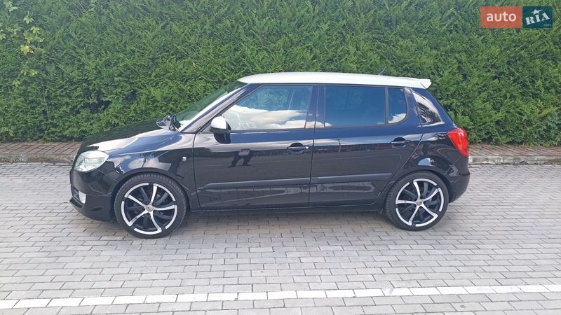 Хэтчбек Skoda Fabia 2009 в Луцке