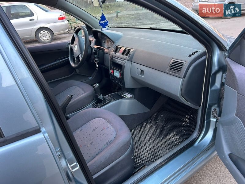 Седан Skoda Fabia 2002 в Броварах