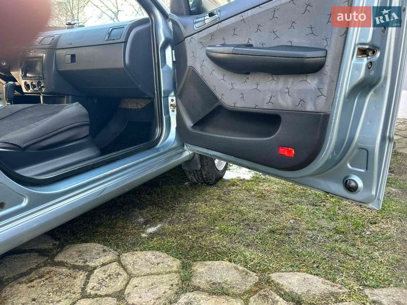 Хэтчбек Skoda Fabia 2002 в Стрые