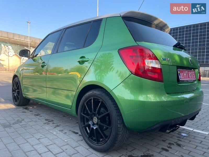 Хэтчбек Skoda Fabia 2011 в Луцке