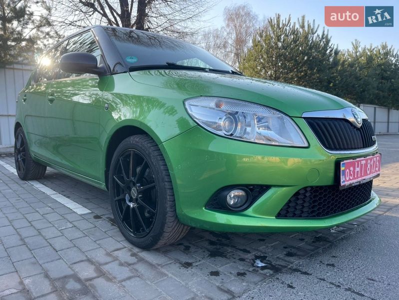 Хэтчбек Skoda Fabia 2011 в Луцке