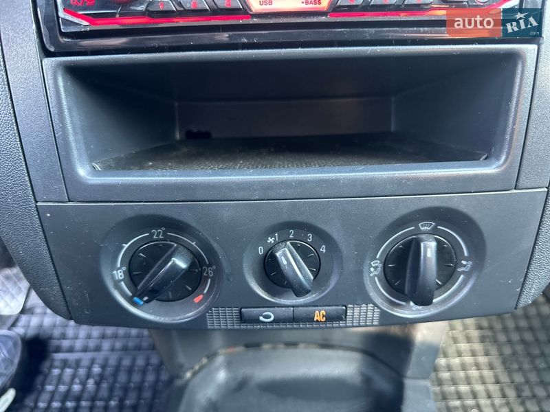 Хэтчбек Skoda Fabia 2006 в Киеве фото 11 Хэтчбек Skoda Fabia 2006 в Киеве