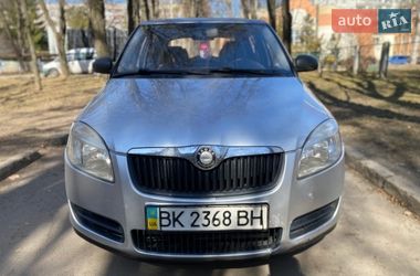 Хетчбек Skoda Fabia 2008 в Рівному